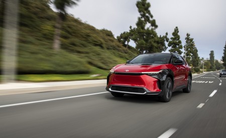 2023 Toyota bZ4X Limited AWD Front Wallpapers 450x275 (8)