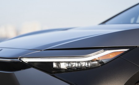2023 Toyota bZ4X Limited AWD Headlight Wallpapers 450x275 (164)