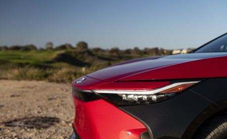 2023 Toyota bZ4X Limited AWD Headlight Wallpapers 450x275 (47)