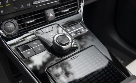 2023 Toyota bZ4X Limited AWD Interior Detail Wallpapers 450x275 (216)