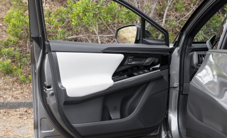 2023 Toyota bZ4X Limited AWD Interior Detail Wallpapers 450x275 (181)