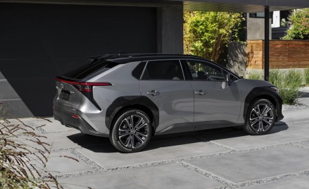 2023 Toyota bZ4X Limited AWD Rear Three-Quarter Wallpapers 450x275 (127)