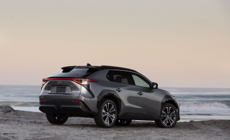 2023 Toyota bZ4X Limited AWD Rear Three-Quarter Wallpapers 450x275 (158)