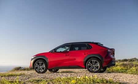 2023 Toyota bZ4X Limited AWD Side Wallpapers 450x275 (41)