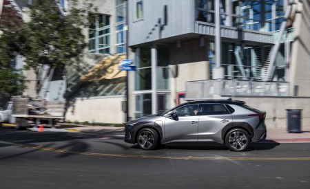 2023 Toyota bZ4X Limited AWD Side Wallpapers 450x275 (111)