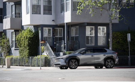 2023 Toyota bZ4X Limited AWD Side Wallpapers 450x275 (112)