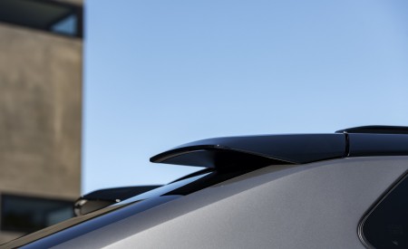 2023 Toyota bZ4X Limited AWD Spoiler Wallpapers 450x275 (141)