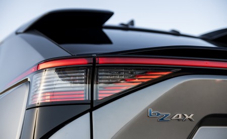 2023 Toyota bZ4X Limited AWD Tail Light Wallpapers 450x275 (172)