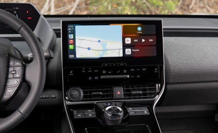 2023 Toyota bZ4X XLE FWD Central Console Wallpapers 450x275 (73)