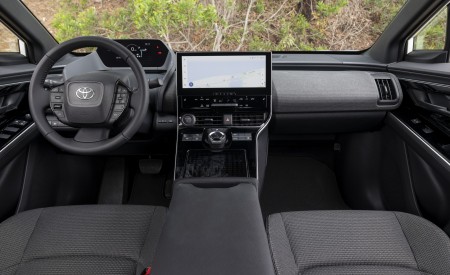 2023 Toyota bZ4X XLE FWD Interior Cockpit Wallpapers 450x275 (92)