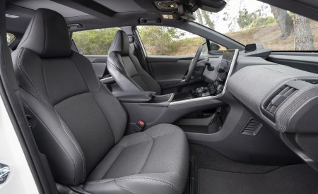 2023 Toyota bZ4X XLE FWD Interior Front Seats Wallpapers 450x275 (85)