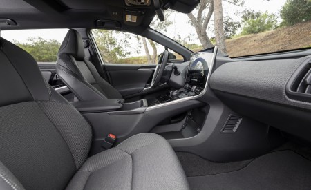 2023 Toyota bZ4X XLE FWD Interior Front Seats Wallpapers 450x275 (86)