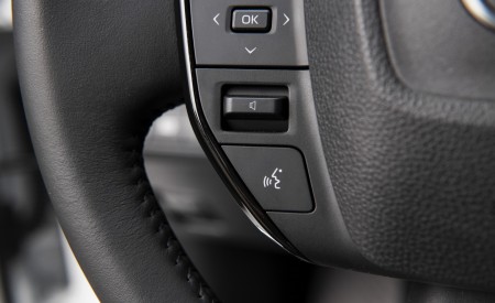 2023 Toyota bZ4X XLE FWD Interior Steering Wheel Wallpapers 450x275 (87)