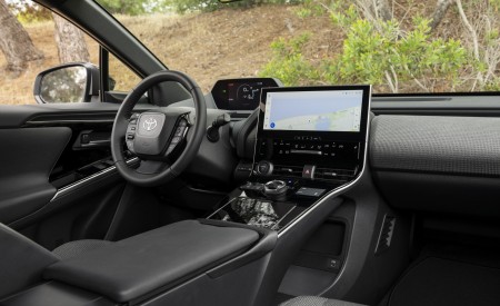 2023 Toyota bZ4X XLE FWD Interior Wallpapers 450x275 (91)