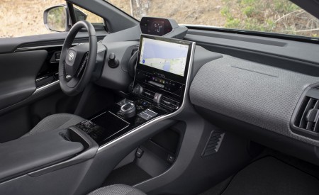 2023 Toyota bZ4X XLE FWD Interior Wallpapers 450x275 (84)