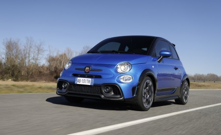 2022 Abarth 695 Tributo 131 Rally Front Three-Quarter Wallpapers 450x275 (5)