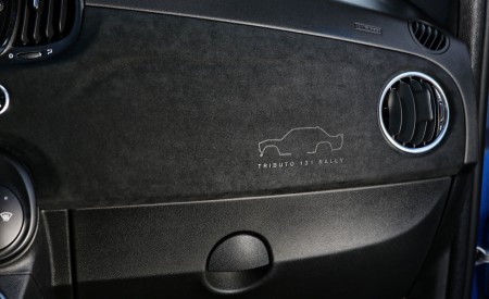 2022 Abarth 695 Tributo 131 Rally Interior Detail Wallpapers 450x275 (34)