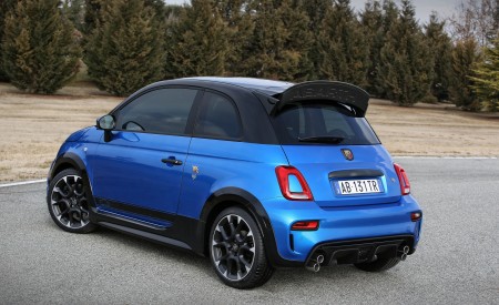 2022 Abarth 695 Tributo 131 Rally Rear Three-Quarter Wallpapers 450x275 (10)