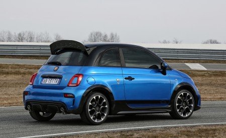 2022 Abarth 695 Tributo 131 Rally Rear Three-Quarter Wallpapers 450x275 (11)