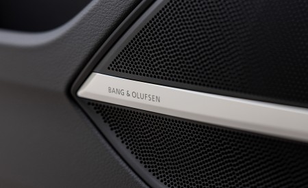 2022 Audi A8 (Color: Firmament Blue; US-Spec) Interior Detail Wallpapers 450x275 (61)