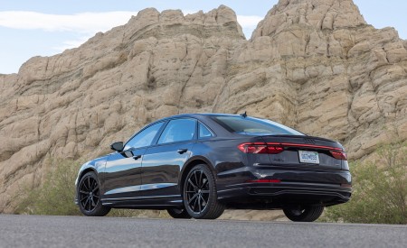2022 Audi A8 (Color: Firmament Blue; US-Spec) Rear Three-Quarter Wallpapers 450x275 (31)