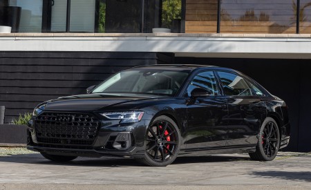 2022 Audi S8 (Color: Vesuvius Gray; US-Spec) Front Three-Quarter Wallpapers 450x275 (30)