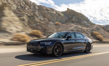 2022 Audi S8 (Color: Vesuvius Gray; US-Spec) Front Three-Quarter Wallpapers 450x275 (4)
