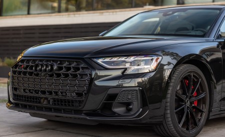 2022 Audi S8 (Color: Vesuvius Gray; US-Spec) Front Wallpapers 450x275 (35)