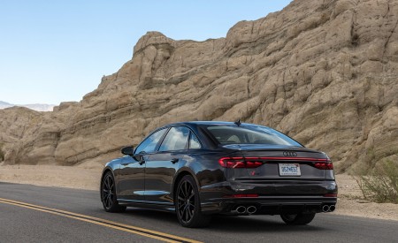 2022 Audi S8 (Color: Vesuvius Gray; US-Spec) Rear Three-Quarter Wallpapers 450x275 (7)