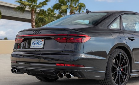 2022 Audi S8 (Color: Vesuvius Gray; US-Spec) Rear Wallpapers 450x275 (49)