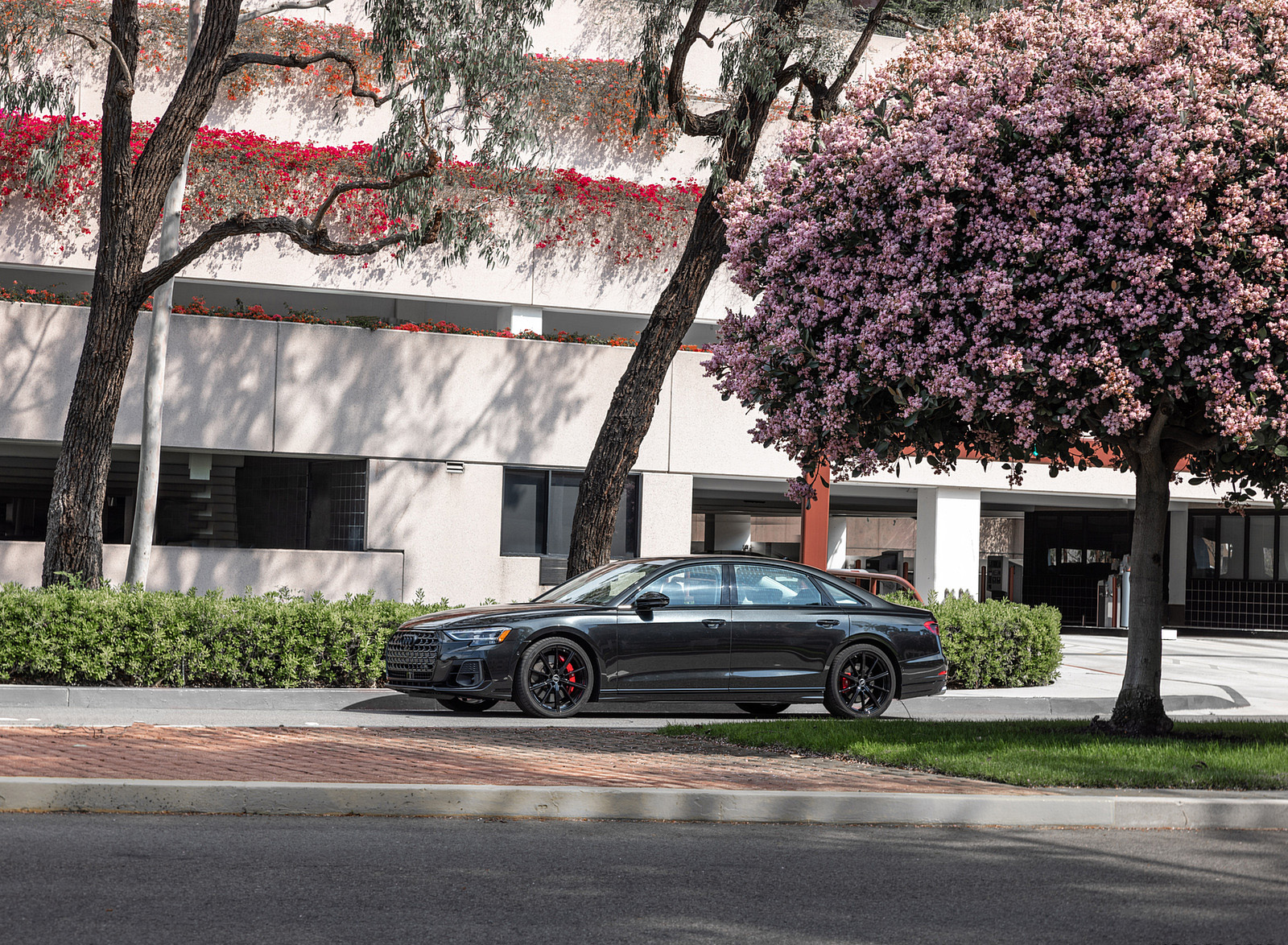 2022 Audi S8 (Color: Vesuvius Gray; US-Spec) Side Wallpapers (15)