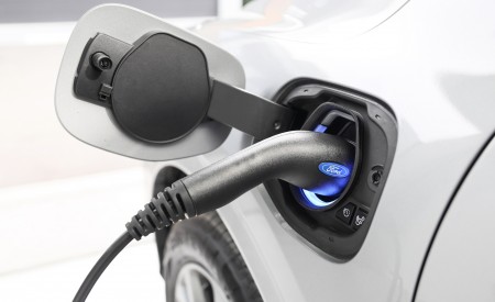2022 Ford Escape PHEV AU version Charging Connector Wallpapers 450x275 (136)