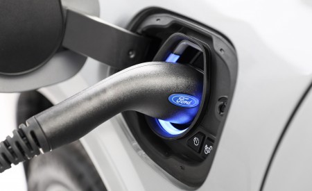 2022 Ford Escape PHEV AU version Charging Connector Wallpapers 450x275 (137)