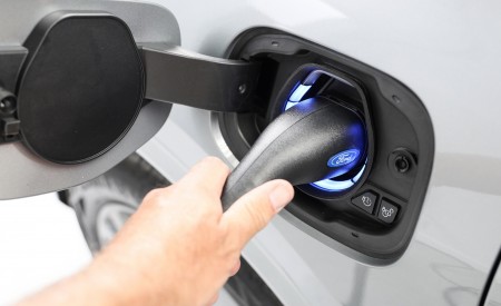 2022 Ford Escape PHEV AU version Charging Connector Wallpapers 450x275 (138)