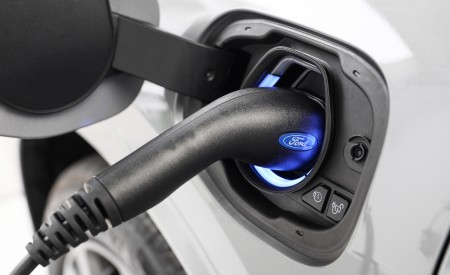 2022 Ford Escape PHEV AU version Charging Connector Wallpapers  450x275 (129)
