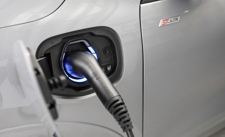 2022 Ford Escape PHEV AU version Charging Connector Wallpapers 450x275 (132)