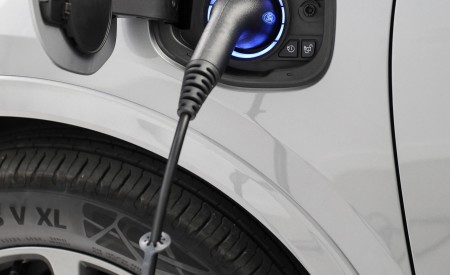 2022 Ford Escape PHEV AU version Charging Connector Wallpapers 450x275 (134)