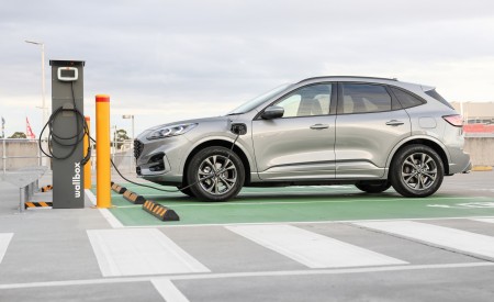 2022 Ford Escape PHEV AU version Charging Wallpapers 450x275 (120)