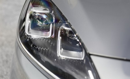 2022 Ford Escape PHEV AU version Headlight Wallpapers 450x275 (88)