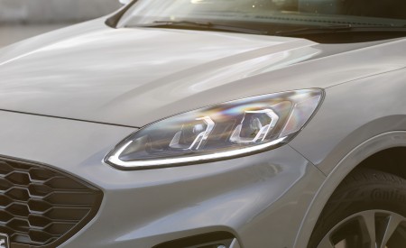 2022 Ford Escape PHEV AU version Headlight Wallpapers 450x275 (91)