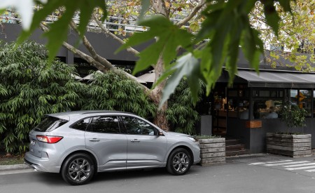 2022 Ford Escape PHEV AU version Rear Three-Quarter Wallpapers 450x275 (51)