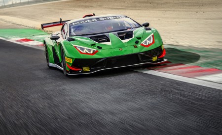 2022 Lamborghini Huracan GT3 EVO2 Front Wallpapers 450x275 (3)
