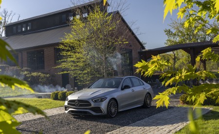 2022 Mercedes-Benz C-Class (US-Spec) Front Three-Quarter Wallpapers 450x275 (88)