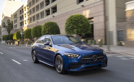 2022 Mercedes-Benz C-Class (US-Spec) Front Three-Quarter Wallpapers 450x275 (24)