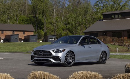 2022 Mercedes-Benz C-Class (US-Spec) Front Three-Quarter Wallpapers 450x275 (90)