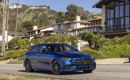 2022 Mercedes-Benz C-Class (US-Spec) Front Three-Quarter Wallpapers 450x275 (41)