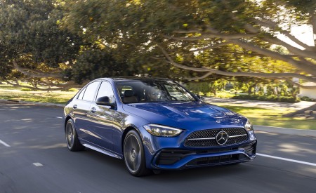 2022 Mercedes-Benz C-Class (US-Spec) Front Three-Quarter Wallpapers 450x275 (7)