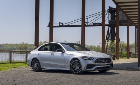 2022 Mercedes-Benz C-Class (US-Spec) Front Three-Quarter Wallpapers 450x275 (91)
