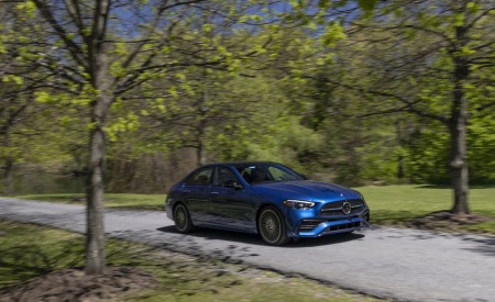 2022 Mercedes-Benz C-Class (US-Spec) Front Three-Quarter Wallpapers 450x275 (101)