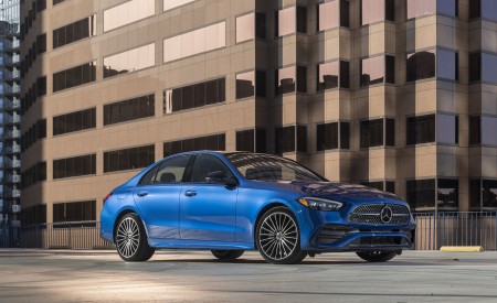 2022 Mercedes-Benz C-Class (US-Spec) Front Three-Quarter Wallpapers 450x275 (36)